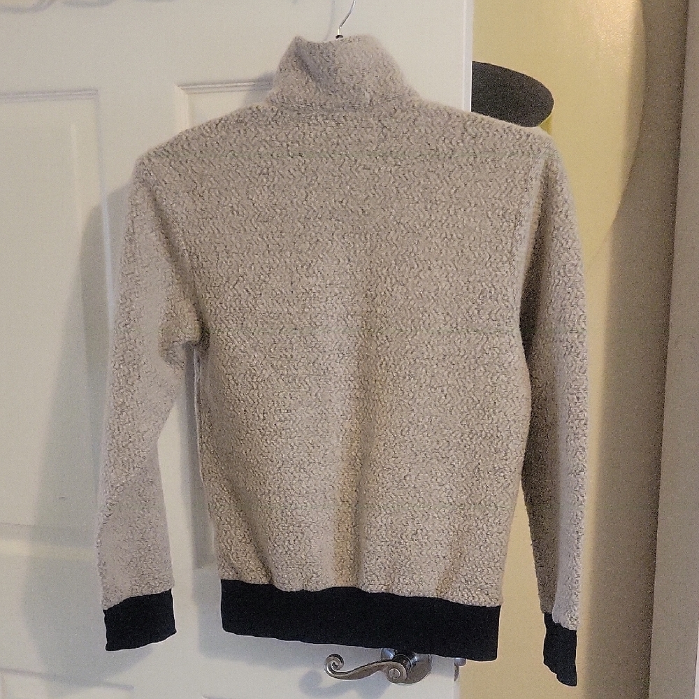 Patagonia SzXs Cream Sherpa Quarter-Zip Pullover with Black Trim - Picture 5 of 5
